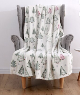 Maintays Plush Throws 50”x 60” Wintertree Holidy Pattern Cozy Velvet Plus Throw-image