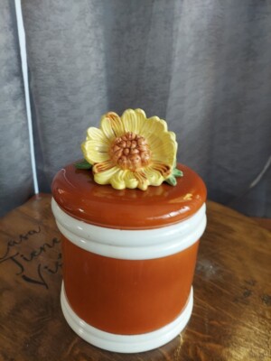 Quality Products Designed For Jay Import Company Daisy Canister Made In Japan-image