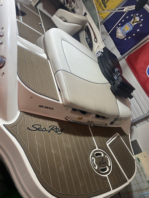 2004-2007 Sea Ray 220 Select Cockpit Swim platform 1/4