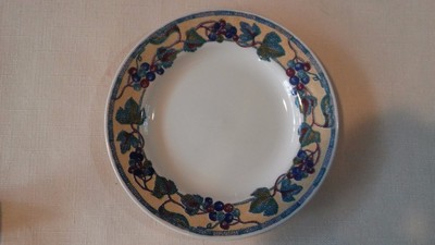 PIER 1 English Grape and Leaf Design PER36 Salad Plates 8 inch bin 1099-image