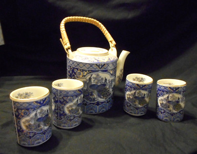 1983 Arnart Imports Imperial Peacock Tea Pot Set with 4 Cups Peacock Design-image