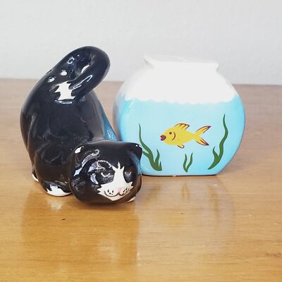Design Imports Cat and Fish Bowl Ceramic Salt & Pepper Shakers Tuxedo Cat CUTE-image