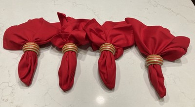 Set Of 4 Pier 1 100% Cotton Red Napkins W/ Red And Green Rings W/ Glitter-image