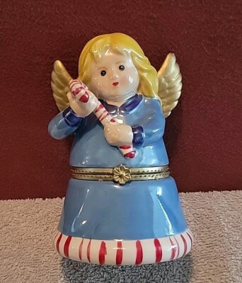 Mr. Christmas Moving Angels Plays 