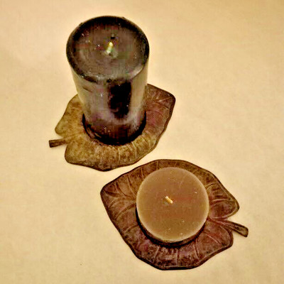 Pier 1 Pair Green Metal Leaf Design Pillar Candle Holders VTG/MCM Good Cond-image