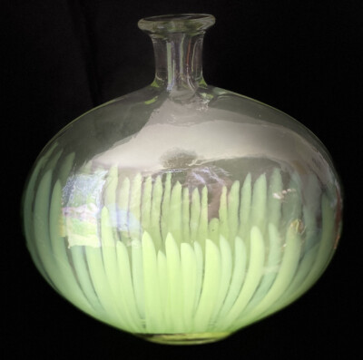 pier 1 imports Handblown Clear To Grass Green Design Art  Vase-image
