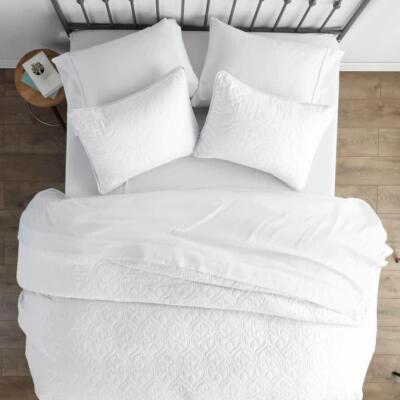 Becky Cameron Quilted Coverlet Set Hypoallergenic Queen Polyester White 3-Piece-image