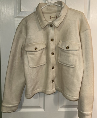 Cozy Soft Fleece Cream Shacket Shirt Boyfriend Style Size Medium Great Style!!!!-image