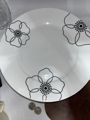 Pier 1 Imports Mod Petal Dinner Plates 11