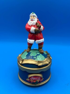 VTG WORKS VIDEO Santa Coca Cola Travel Christmas Musical Globe Wind Up 1993 LV16-image