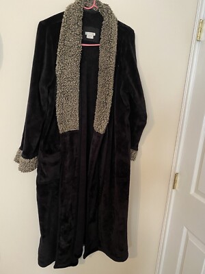 SHIMERA Black Fuzzy Cozy Ultra Comfort Long Robe No tie-image