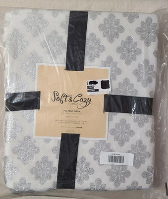Soft & Cozy Throw Blanket Company Foil Print 50 X 60 NIP White & Silver-image