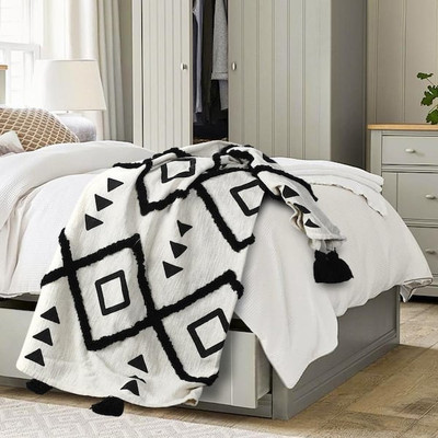 Evette Rios Avant Garde Black/White 50 in. x 60 in. Modern Boho Tufted Double-image