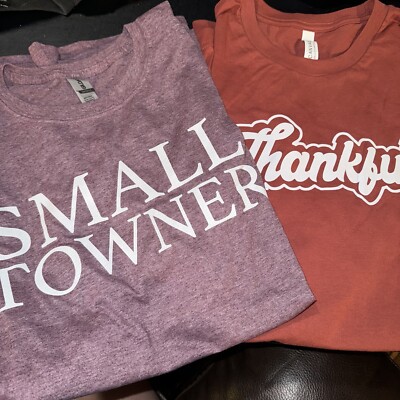 2 Ladies t-shirts cozy Women’s Short Sleeve Shirts Sz XL Small Towner Thankful-image