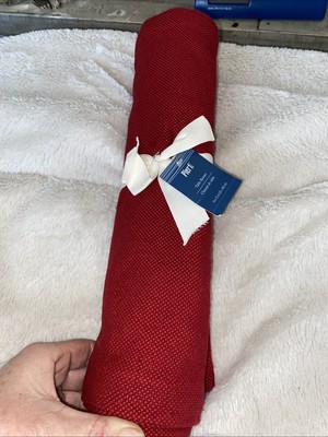 Pier 1 Imports Dobby Red Table Runner Christmas 14” X 72” NWT-image