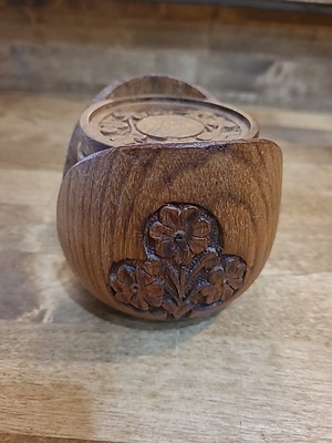 Vtg Pier 1 Wooden Coasters Handcarved Set Of 6 & Holder Floral Design -image