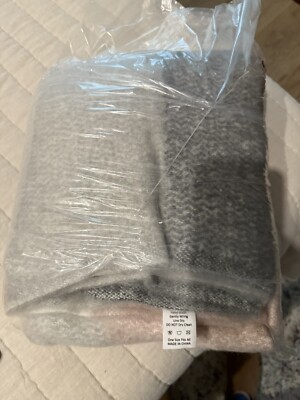 Mer Sea Cozy Blanket With Fringe Ombré Dark Gray Light Gray Pink Super Soft-image