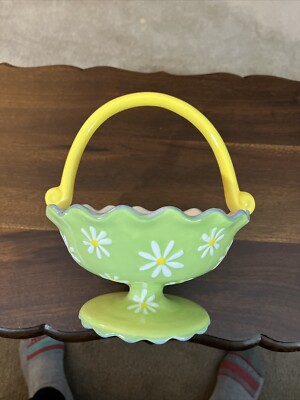 Pier 1 Imports Green Ceramic Basket Daisies Footed Spring Scalloped Rim & Base-image
