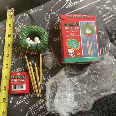 VINTAGE MINI PEANUTS SNOOPY CHRISTMAS WIND CHIME -image