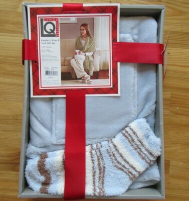 Living Quarters Blue Fleece Wrap w/Pockets & Socks for Lounging Wear Soft  NWT-image