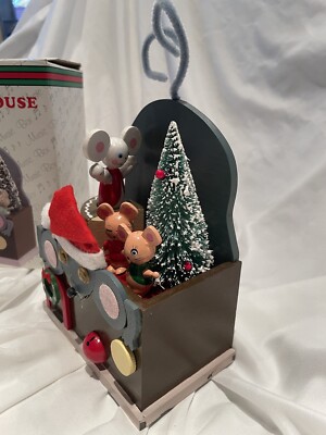Christmas Music Box Vintage Wind Up & Rotating plays I SAW MOMMY KISSING SANTA -image