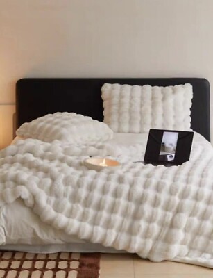 Luxuriously Cozy Plush Bed Blanket in Elegant White, Crafted from Soft Woven Mat-image