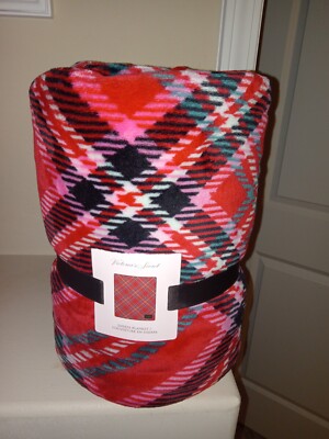 NWT NEW Victoria's Secret Blanket Sherpa Throw 50 x 60 RED PLAID HOLIDAY-image