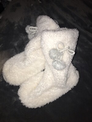 Womens Slip On Slippers Size Small 5-6  White Pom Poms -image