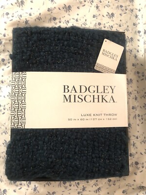 New Badgley Mischka Luxe Knit Throw Blanket Green With Gold Thread-image