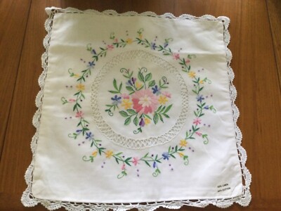 Embroidered mesh buckle placemats SZ：15”X15” Cotton and Linen. $5/pc-image