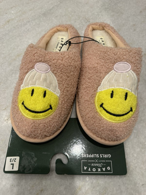 DAKOTA FLEECE Girl's Smiley Cozy Comfort Pink Slippers, Size: 2/3 L-image
