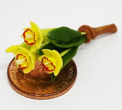 Dolls House Bunch Of 3 Yellow Daffodils Tumdee 1:12 Scale Flower Garden TC-image