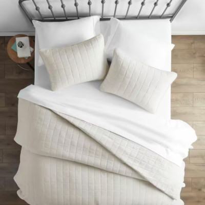 Square Ivory Queen Performance Quilted Coverlet Set-image