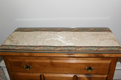 French Import San Remy Champagne/Ivory Damask Satin Table Runner w/tapestry edge-image