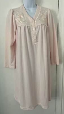 MISS ELAINE SMALL LIGHT PINK  LONG SLEEVE GOWN V NECK 3 BUTTONS EMBROIDERY COZY-image