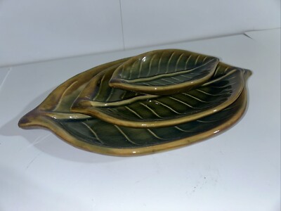 Set of 3 Ceramic Leaf Decorations - Nesting Design - Green-image
