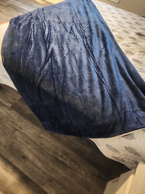 Fleece Blanket, Soft And Fluffy, Queen Size, Blue, New Vacuum Sealed.-image