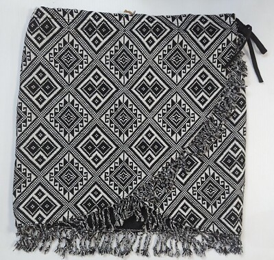 Same Thread Global Imports For Good Wrap Mini Skirt With Geometric Designs NEW -image