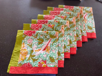 Pier 1 Imports SET of 7 VIBRANT FLORAL PURE COTTON 20” NAPKINS NEW NO TAGS-image