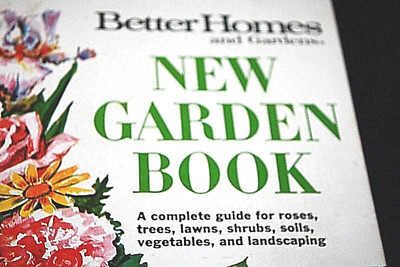 Vtg Gardening Book Better Homes & Gardens Loose Leaf 1975 Binder  -H ^-image
