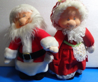 vintage Christmas Concepts Santa & Mrs Claus musical figures 2 song 10