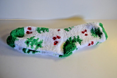 Women's Non-Skid Cozy Fuzzy Soft Winter Trees and Berrie's Slipper Socks 9-11-image