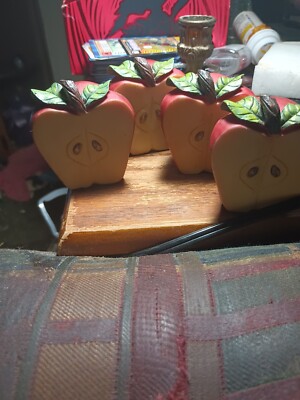 Design Imports Hand Painted Set Of 4 Apple Napkin Rings 3 Inch Vintage-image