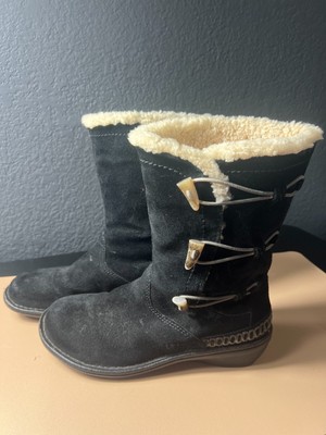 UGG Kona Mid Calf Boots Women’s 9 – Black Suede Winter Toggle – Cozy & Stylish-image