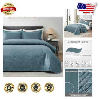 Cozy All-Season Blue Baroque Quilt Set for California King Beds - 3-Piece Design-image