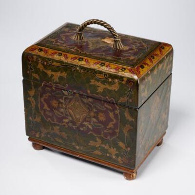 Castillan Imports Hinged Footed Handled Lacquered Wood Storage Box 10.5