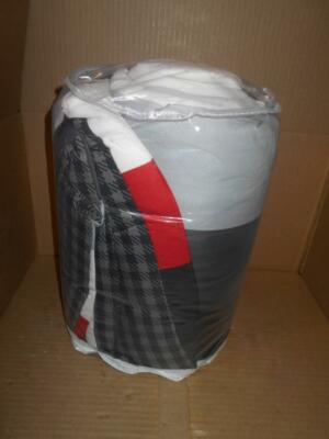 5 PIECE BED IN A BAG RED STRIPE TWIN / TWIN XL 80in X 39in X 6in ~-image