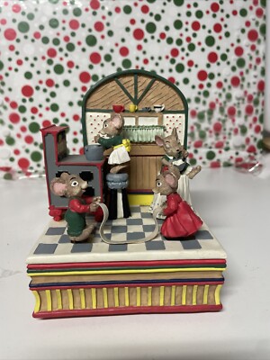 Vintage Christmas House of Lloyd Animated Musical Wind Up Mice Family Taffy Pull-image
