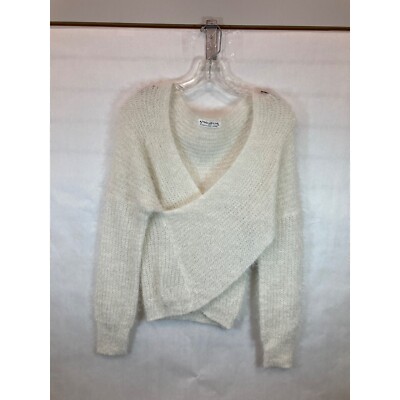 Chic Knit Elegance: Beige Large Women's Sweater - Cozy Comfort & Timeless Style-image