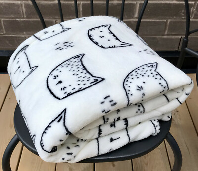 NEW Purring Kittens Fleece Throw Blanket 51x71 Kitty Cat Faces Black on White-image